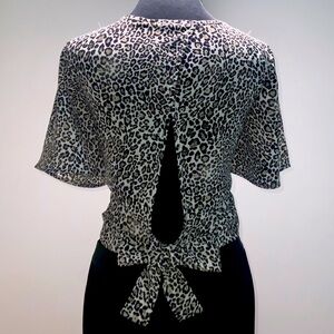 Leopard print blouse with peekaboo back
